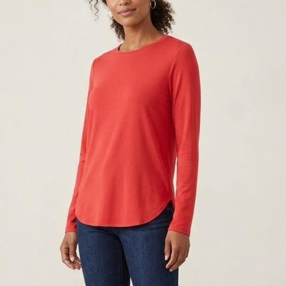 Eileen Fisher Crew Neck Long Sleeve Curved Hem Top in Coral Melon Women's Size M